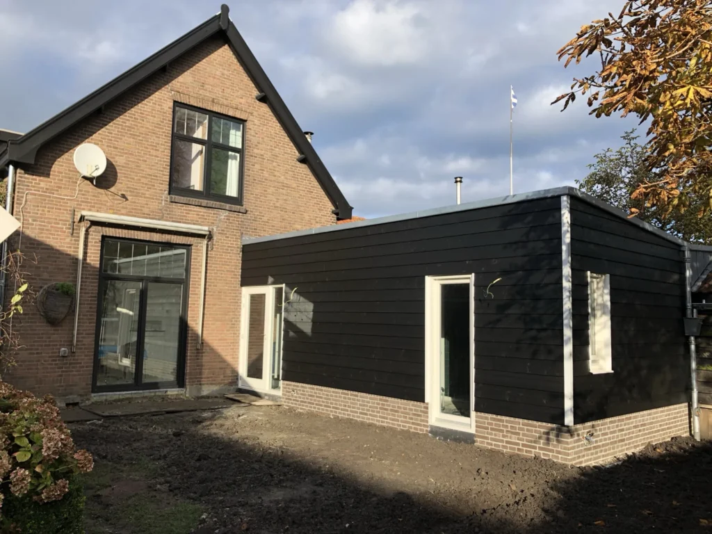 Aanbouw aan een vakantiehuis in Kattendijke door J.F. Peeters – foto 6