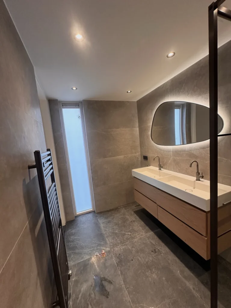 Garageverbouwing met slaapkamer en badkamer in Kwadendamme door J.F. Peeters – foto 6