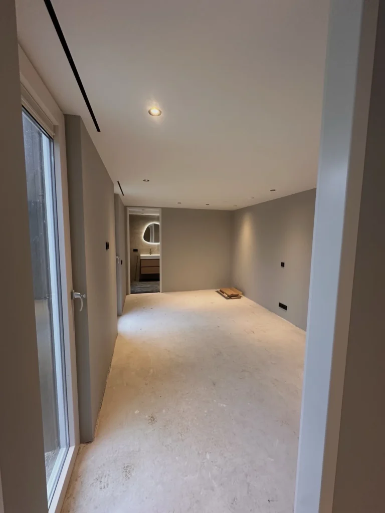 Garageverbouwing met slaapkamer en badkamer in Kwadendamme door J.F. Peeters – foto 7